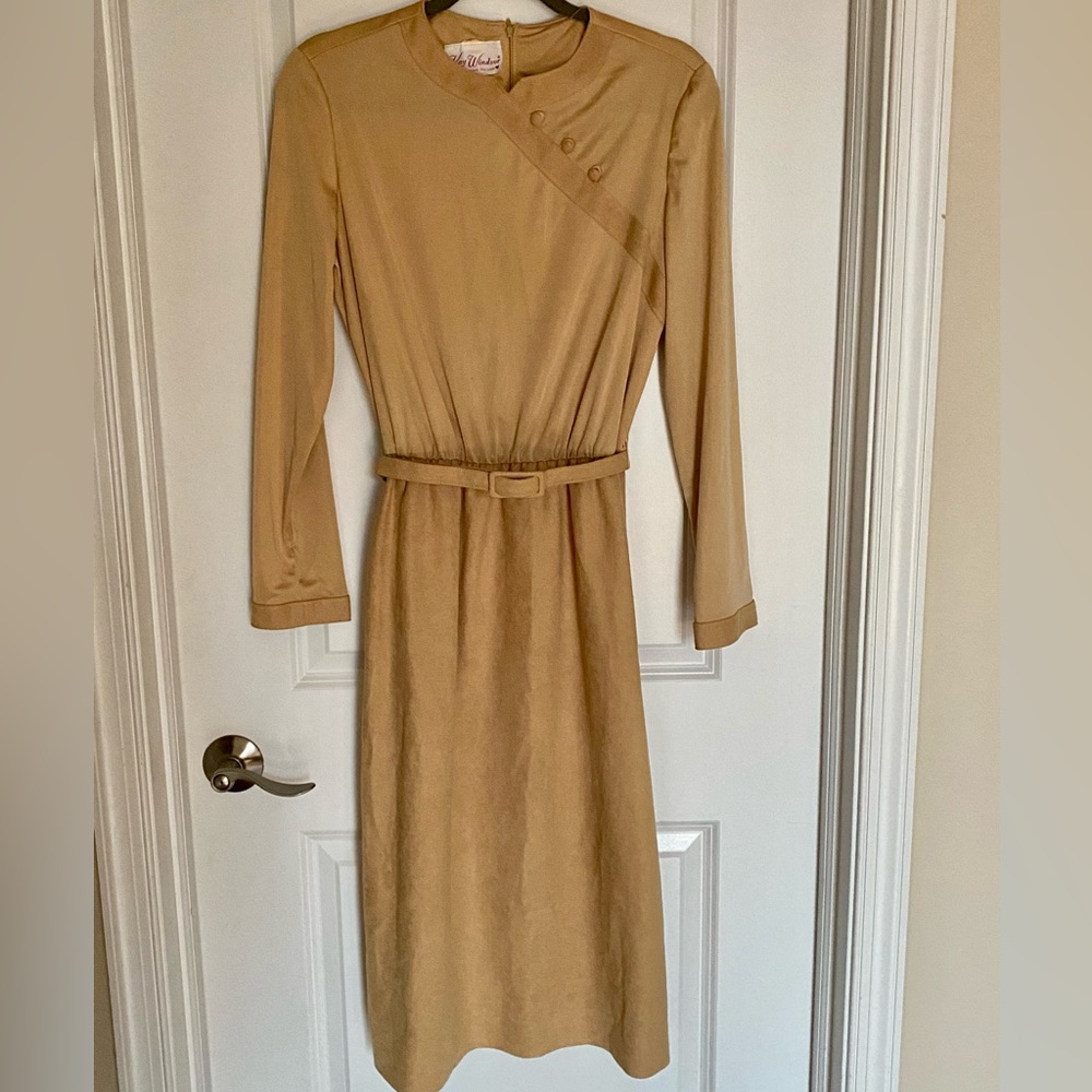 TRUE VINTAGE size 6/8 Kay Windsor dress with fully adjustable belt